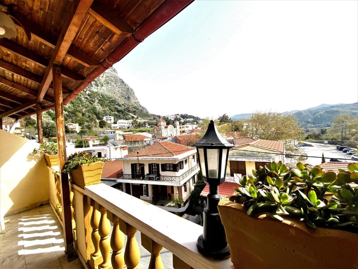 Costas Inn Spilion Bagian luar foto