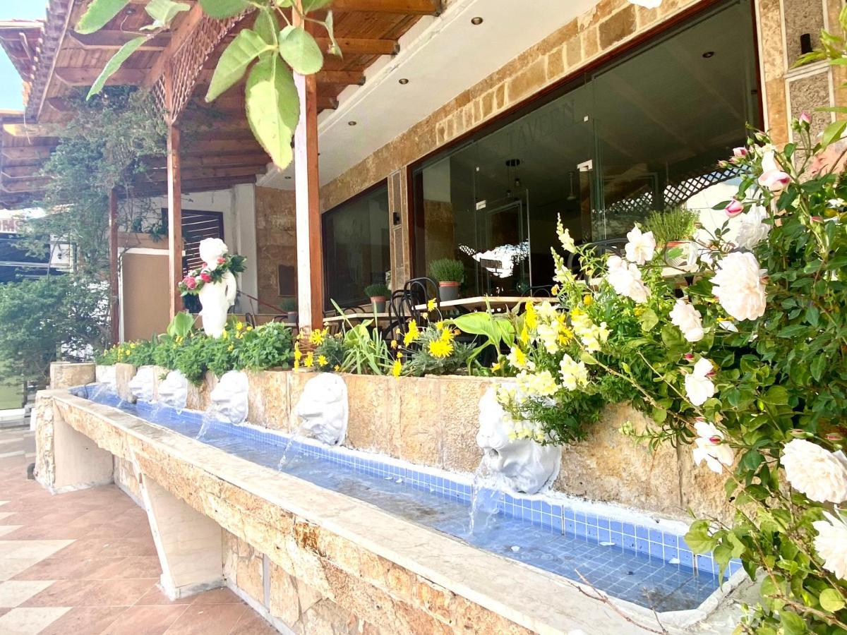 Costas Inn Spilion Bagian luar foto