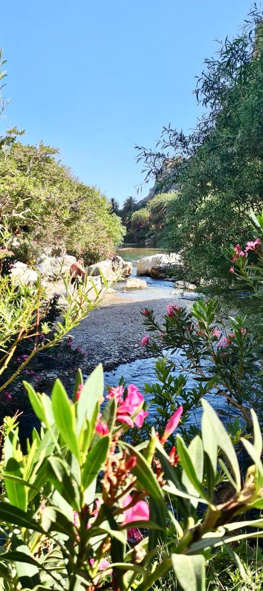 Costas Inn Spilion Bagian luar foto