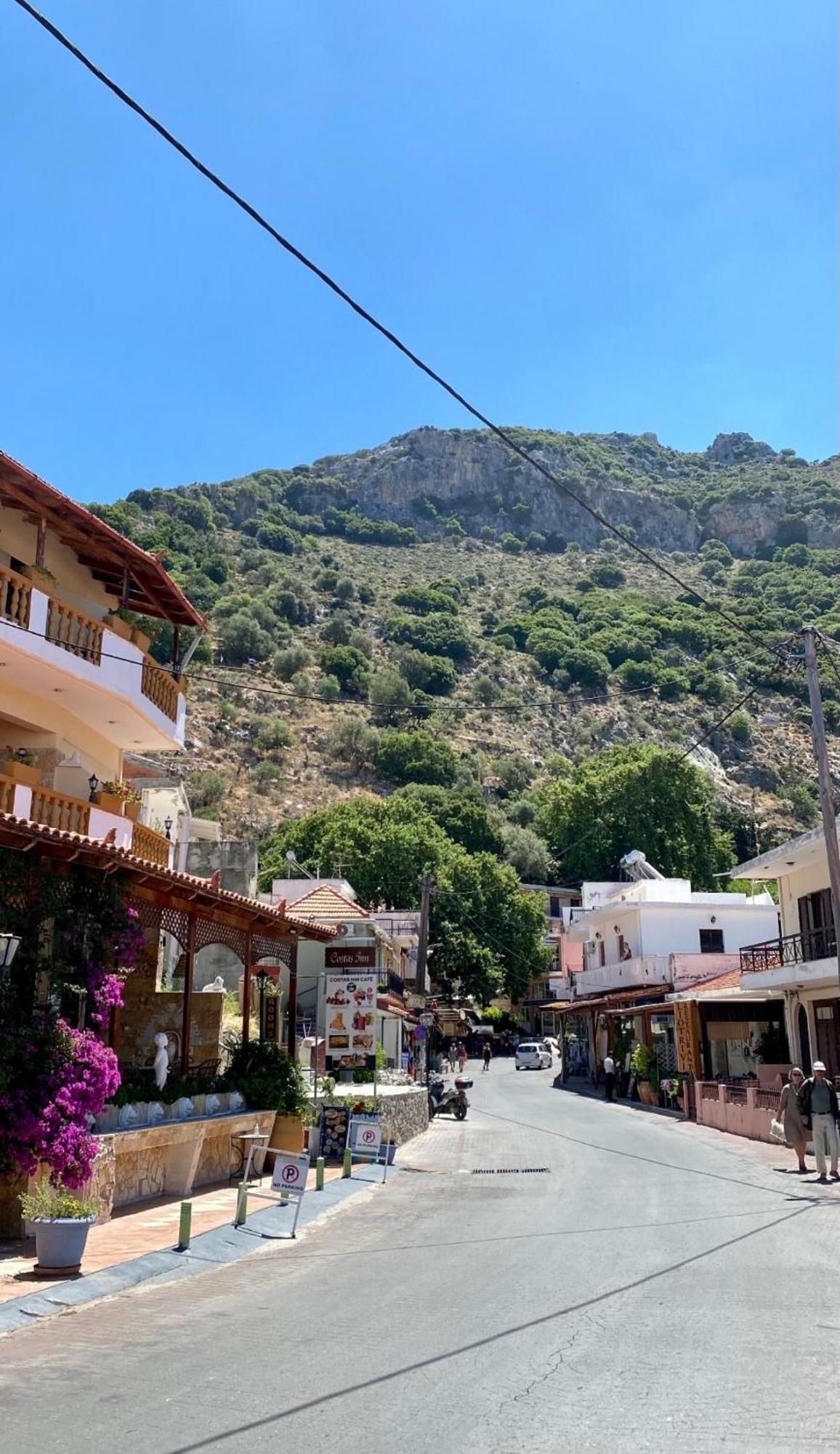 Costas Inn Spilion Bagian luar foto