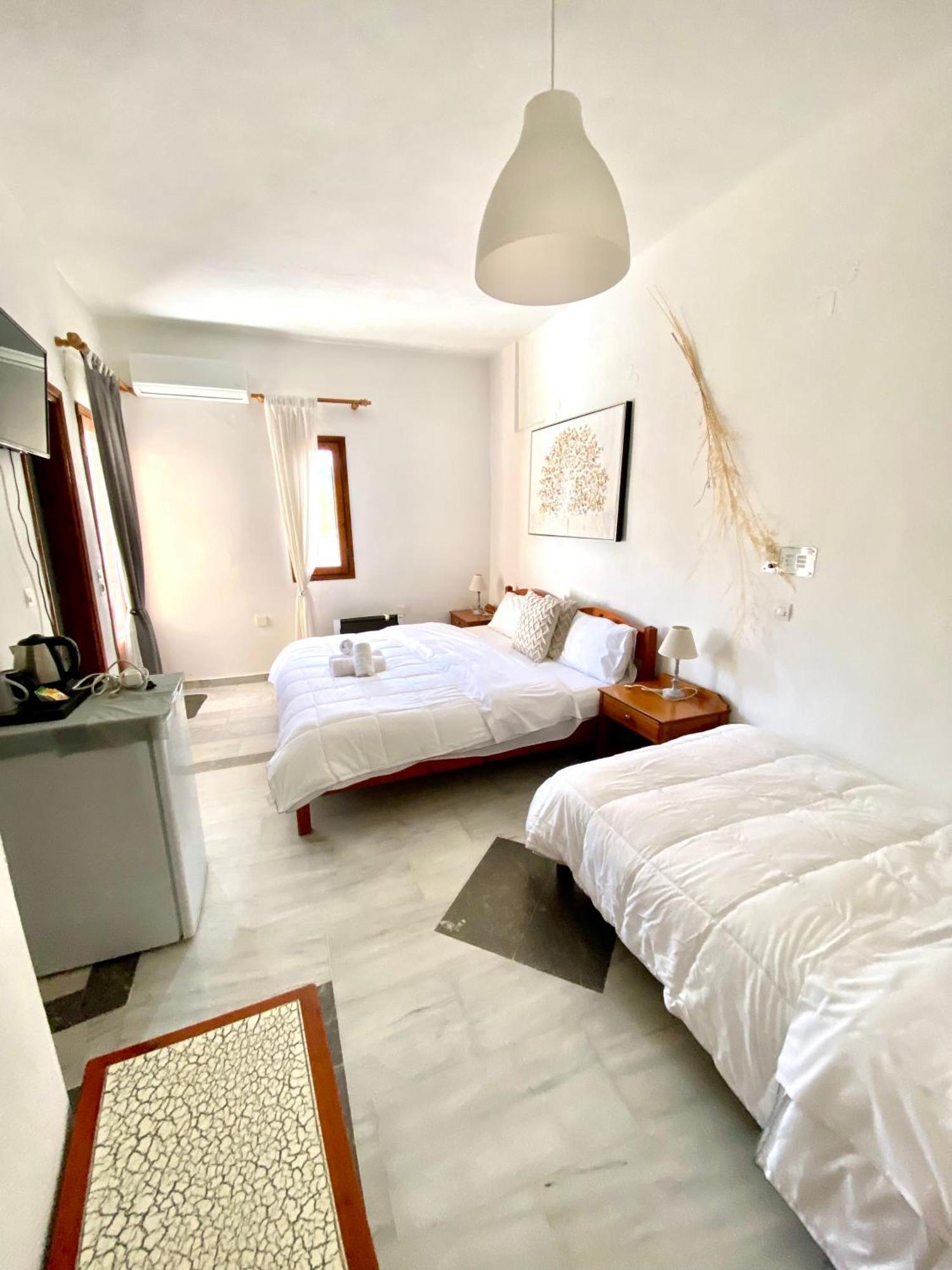 Costas Inn Spilion Bagian luar foto