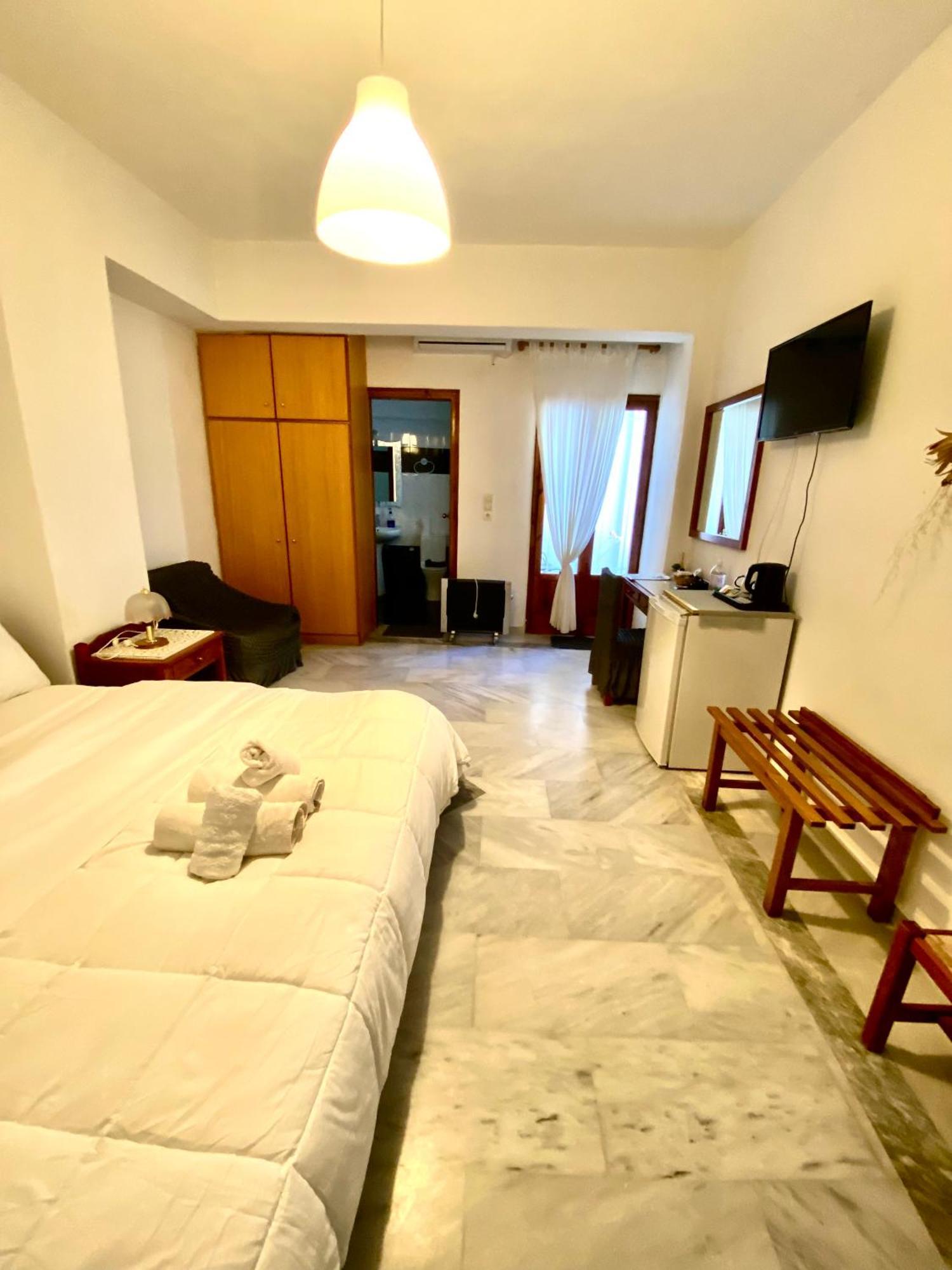 Costas Inn Spilion Bagian luar foto